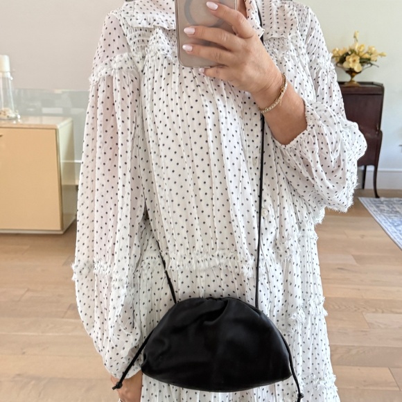 Bottega Veneta Smooth Pouch in Black - Picture 14 of 14